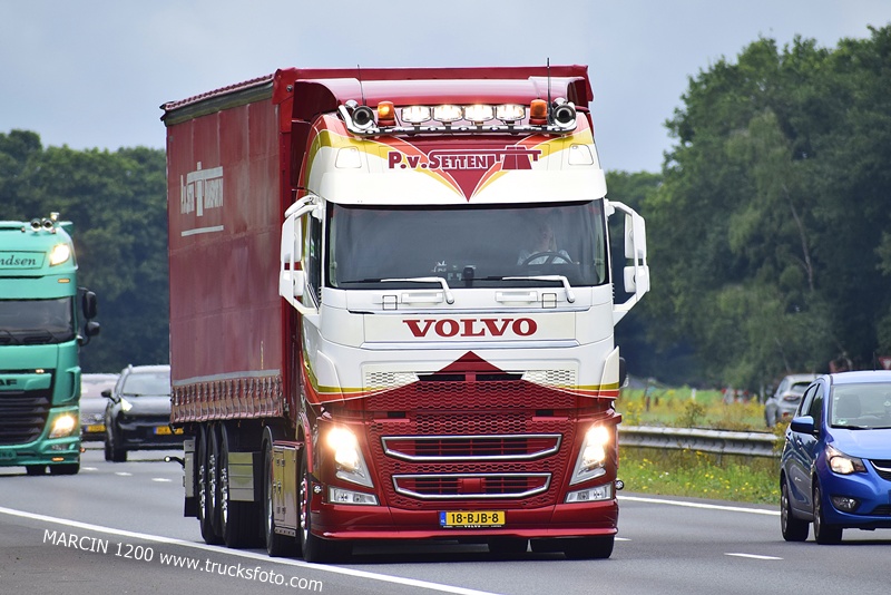 _DSC0474 P.v.SETTEN-crop-VOLVO FH4.JPG