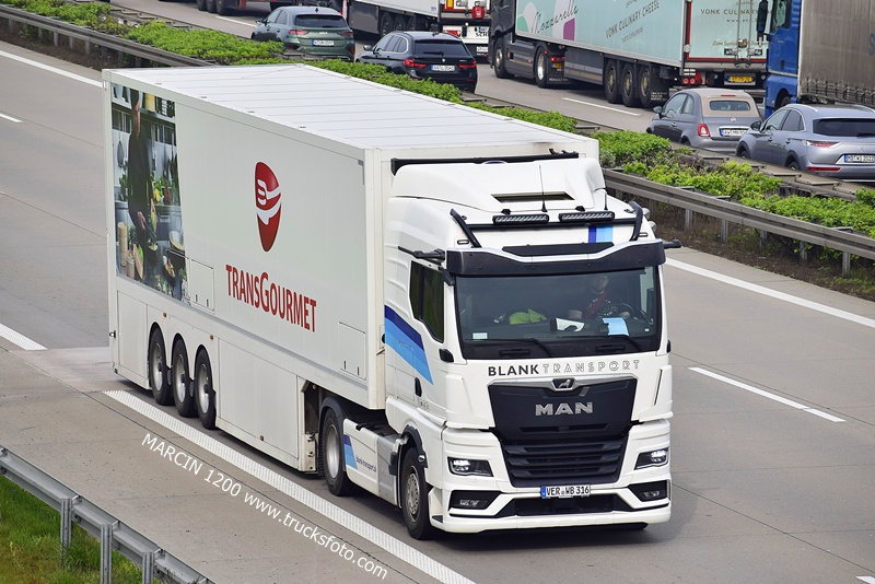 _DSC4329 BLANK-crop-MAN TGX II.JPG