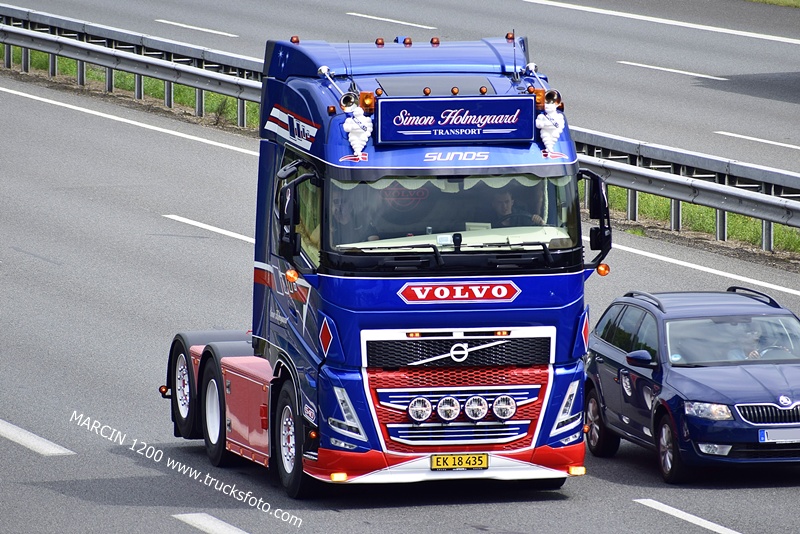 _DSC9221 SIMON HOLMSGAARD-crop-VOLVO FH5.JPG