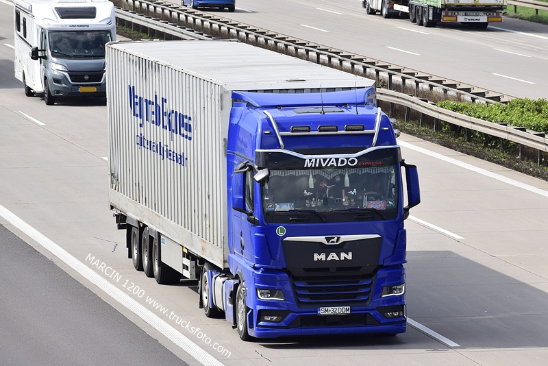 _DSC4971 MIVADO-crop-MAN TGX II-Maghreb Express.JPG