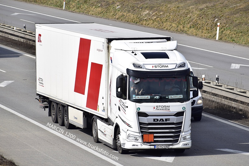 _DSC2530 STORM-crop-DAF XG.JPG