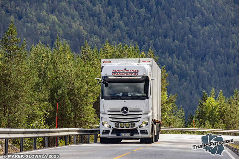 Mercedes-Benz Actros - Margrethes Transport.jpg