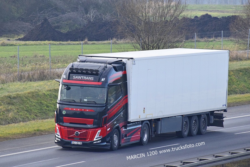 _DSC8872 SAWTRANS-crop-VOLVO FH AERO.JPG