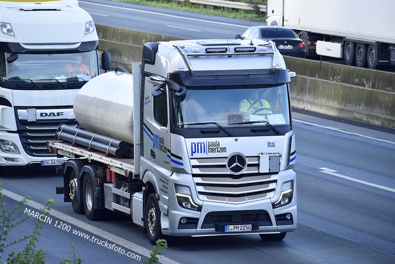 _DSC7676 PM PAULA MERTZEN-crop-ActrosL MP5.JPG