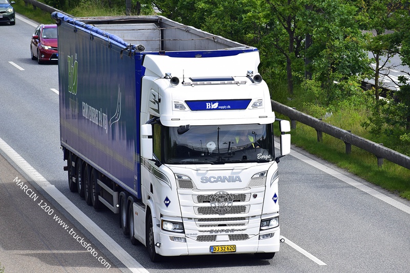 _DSC4824 BIO-crop-SCANIA R540 NG.JPG