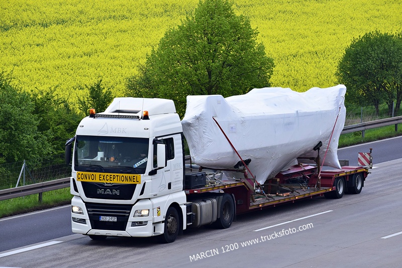 _DSC5173 MBK-crop-MAN TGX.JPG