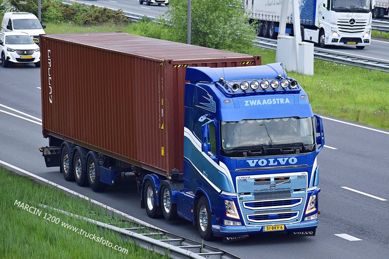_DSC3620 ZWAAGSTRA-crop-VOLVO FH4.JPG