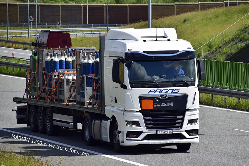 _DSC00011 (827) PBGAS-crop-MAN TGX II.JPG