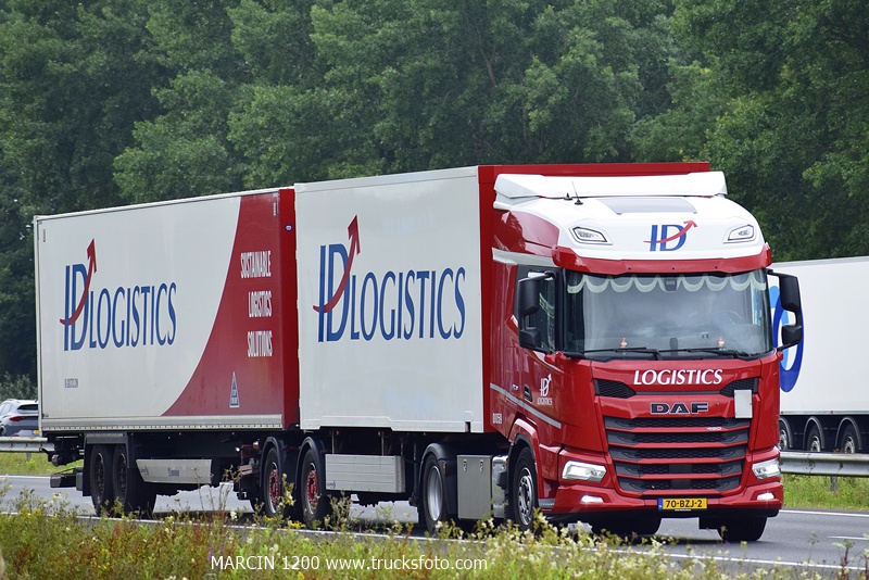 _DSC9790 ID LOGISTICS-crop-DAF XF- 25,25m.JPG