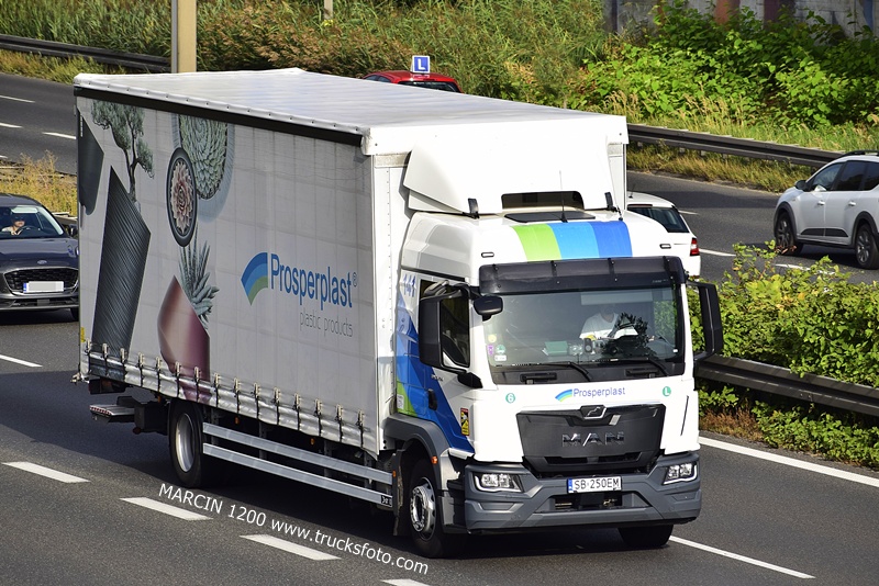 _DSC1885 PROSPERPLAST-crop-MAN TGM II.JPG