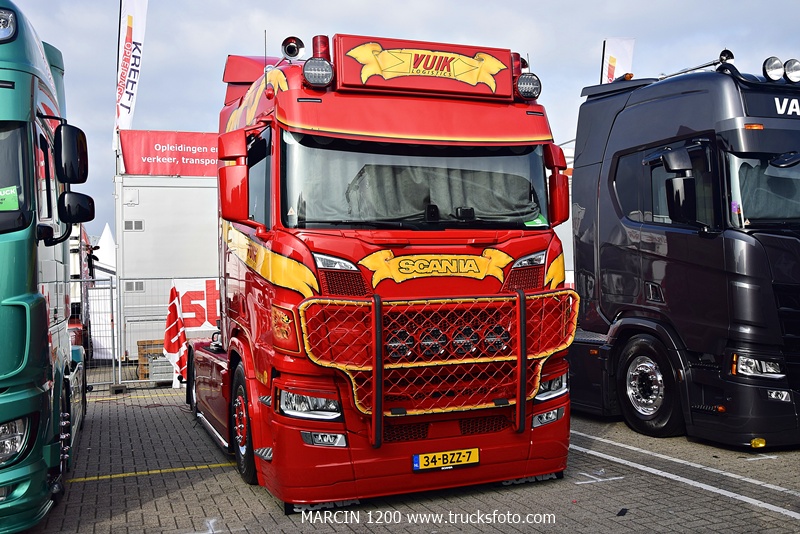 _DSC1351 VUIK LOGISTICS-crop-SCANIA R NG.JPG