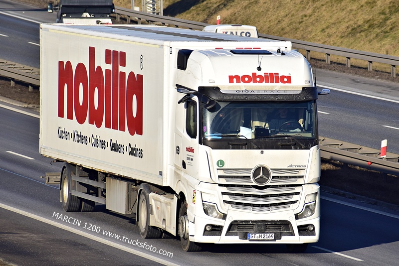 _DSC0869 NOBILIA-crop-ACTROS MP5.JPG