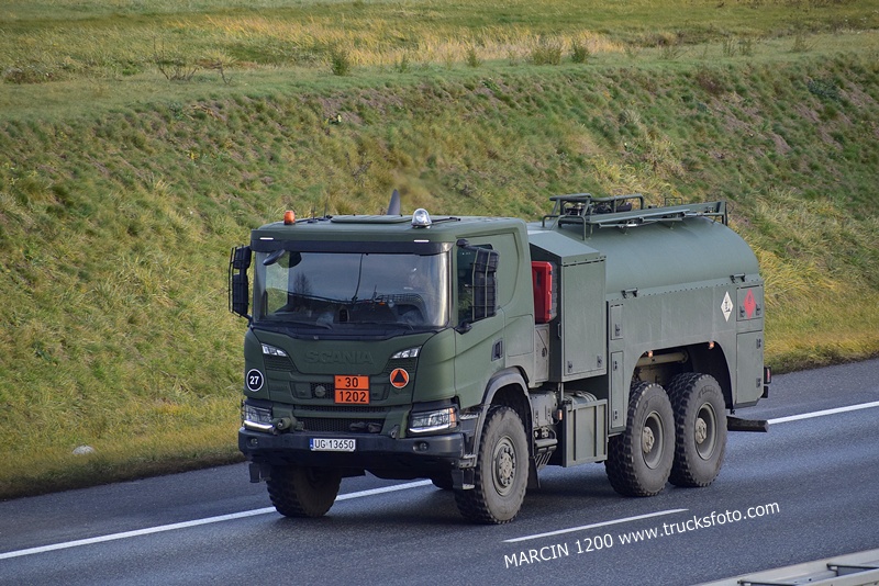 _DSC8066 WOJSKO PL-crop-Scania P460 XT.JPG