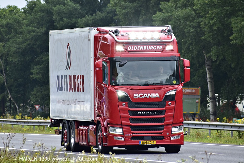 _DSC0712 OLDENBURGER-crop-SCANIA S660 V8 SUPER.JPG