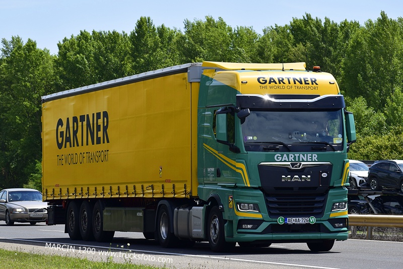 _DSC7214 GARTNER-crop-MAN TGX II.JPG