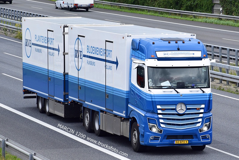 _DSC7903 RVE PLANTENEXPORT-crop-ACTROS MP5.JPG