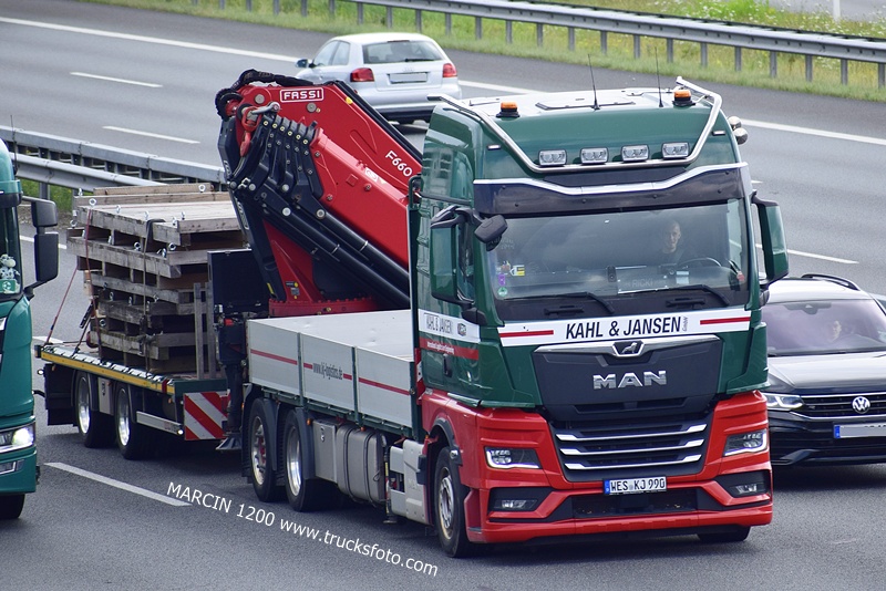 _DSC8826 KAHL&JANSEN-crop-MAN TGX II-FASSI.JPG