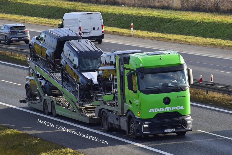 _DSC8014 ADAMPOL-crop-ActrosL ProCabin.JPG