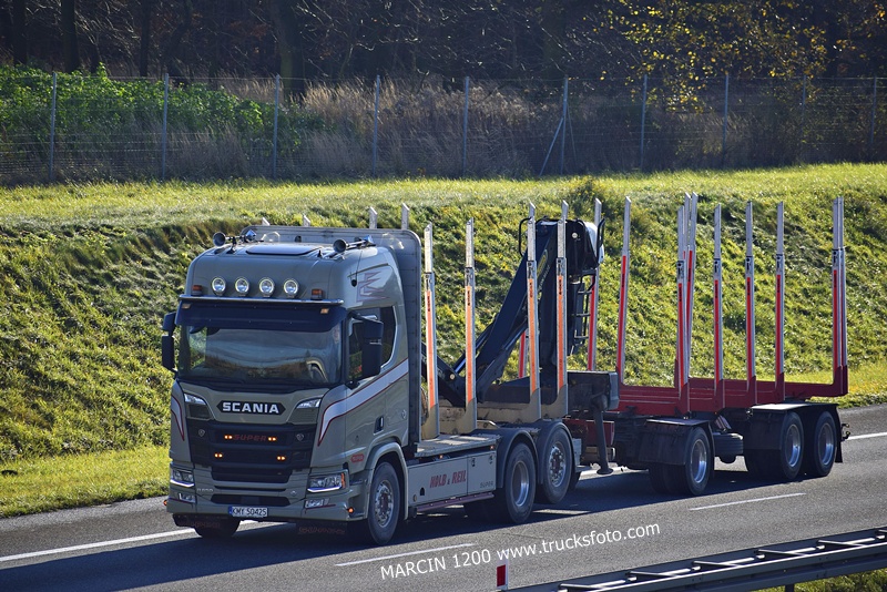 _DSC4737 DREWNO-crop-SCANIA R650 V8 NG.JPG