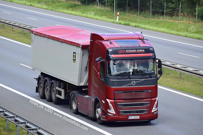_DSC00011 (1321) U.T.H. RYSZARD SURGA-crop-VOLVO FH5.JPG