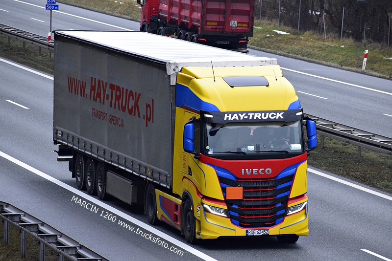 HAY-TRUCK-crop-IVECO S-WAY.JPG