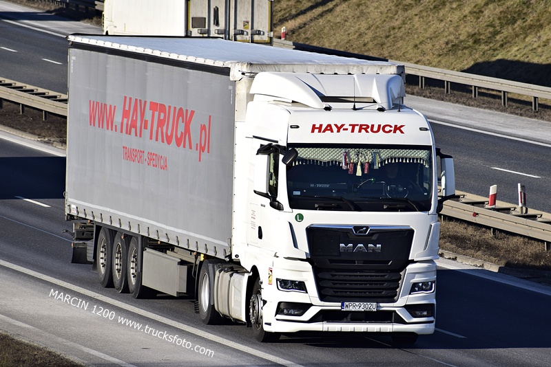_DSC1151 HAY TRUCK-crop-MAN TGX II.JPG