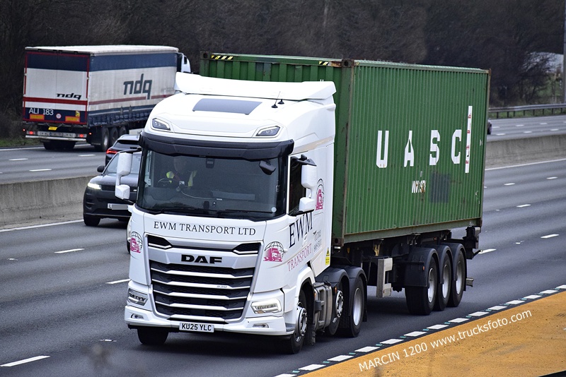 _DSC9031 EWM TRANSPORT LTD-crop-DAF XG.JPG