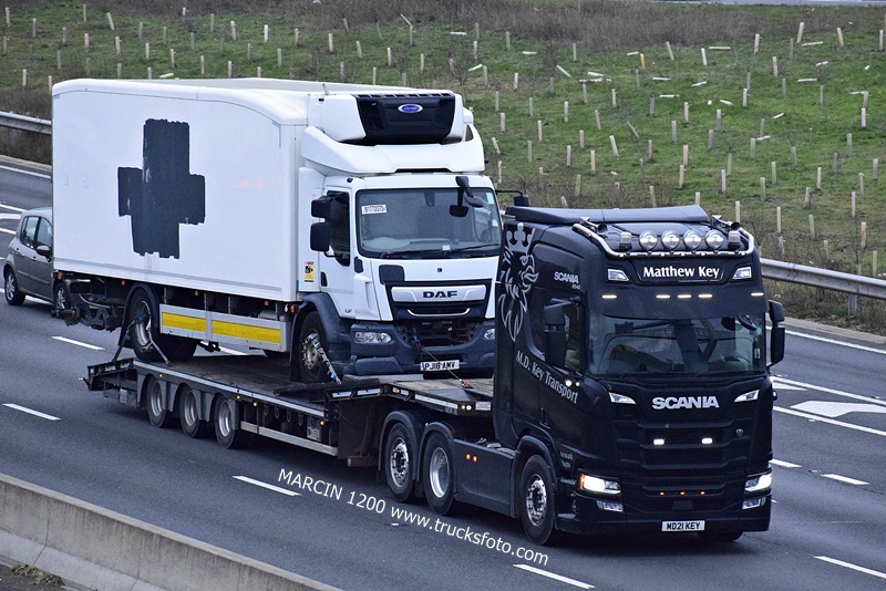 _DSC0575 MATTHEW KEY-crop-SCANIA R NG.JPG