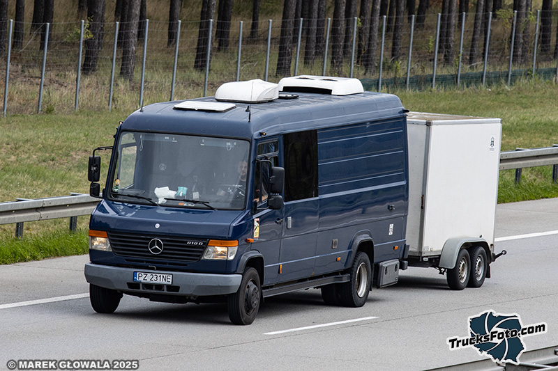 Mercedes-Benz 818D Vario.jpg