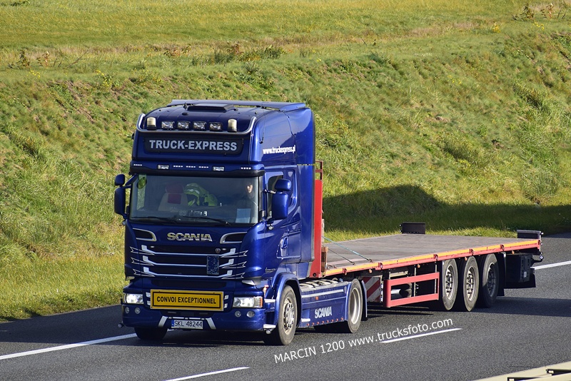 _DSC4556 TRUCK-EXPRESS-crop-SCANIA R.JPG