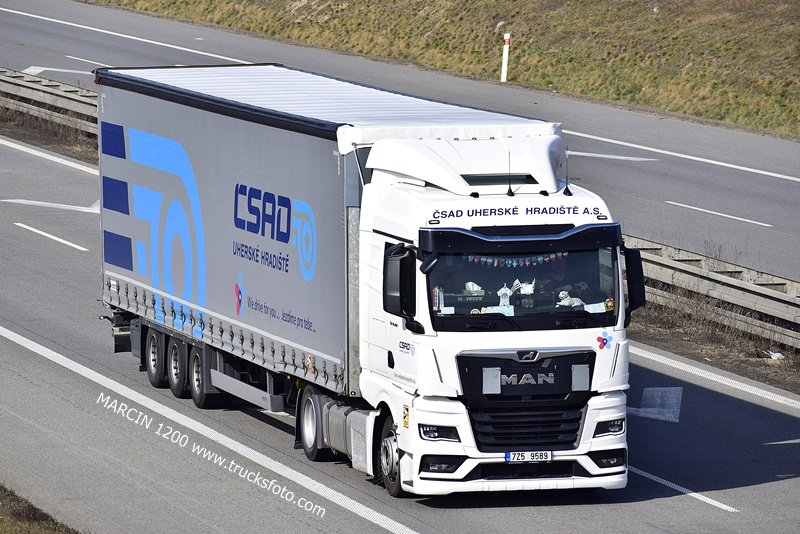 _DSC2377 CSAD UHERSKE HRADISTE A.S.-crop-MAN TGX II.JPG