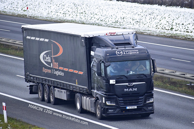 _DSC6362 HLM TRANSPORTES&LOGISTICA-crop-MAN TGX II.JPG