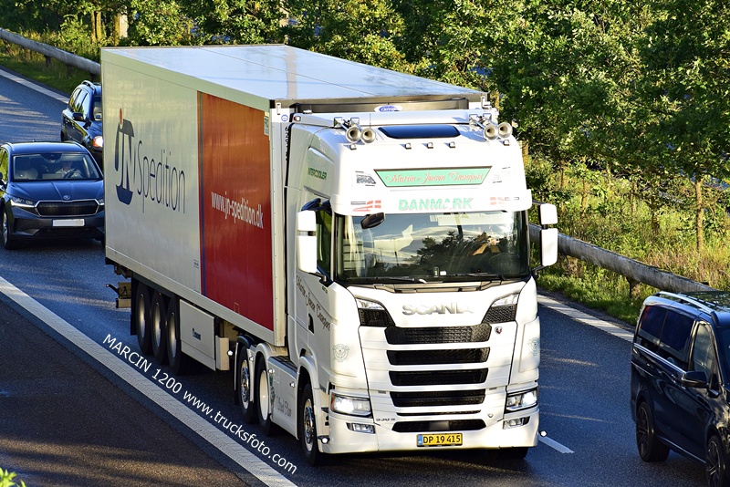 _DSC4179 MARTIN JENSEN TRANSPORT-crop-SCANIA S530 V8.JPG