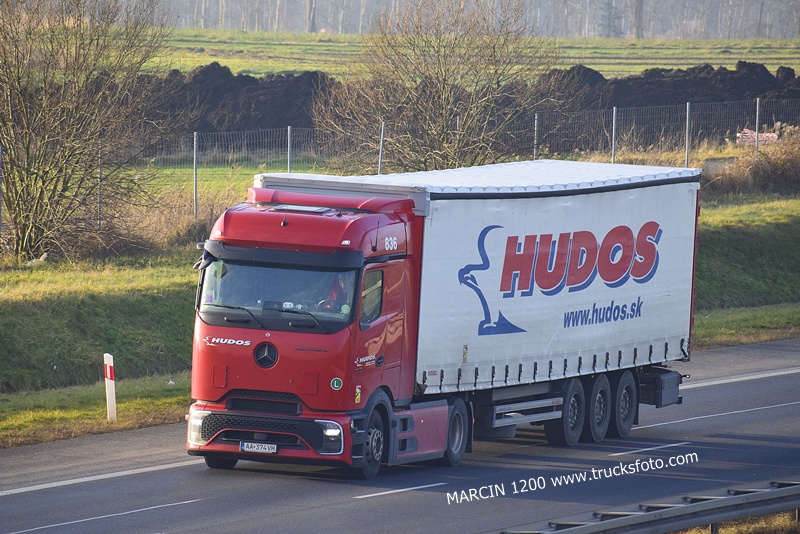 _DSC8955 HUDOS-crop-ActrosL ProCabin.JPG