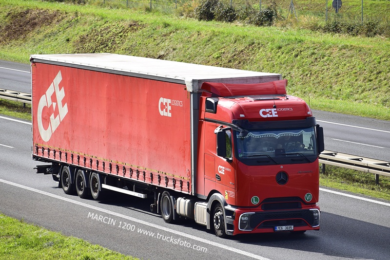 _DSC2076 CEE-crop-ActrosL ProCabin.JPG