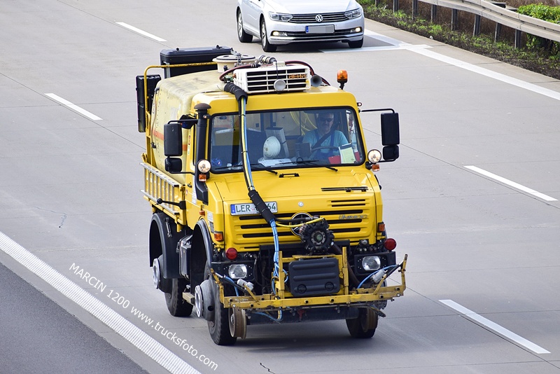 _DSC4917 UNIMOG-crop-------.JPG