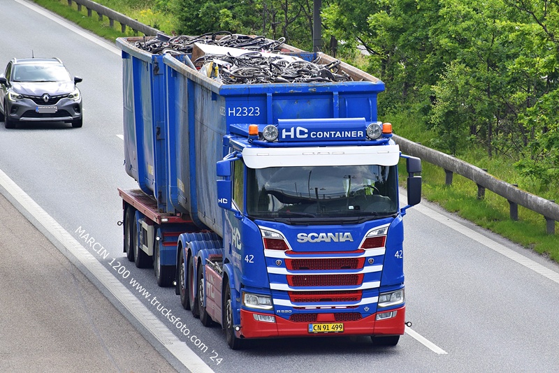 _DSC4513 HC CONTAINER-crop-SCANIA R520 V8 NG.JPG