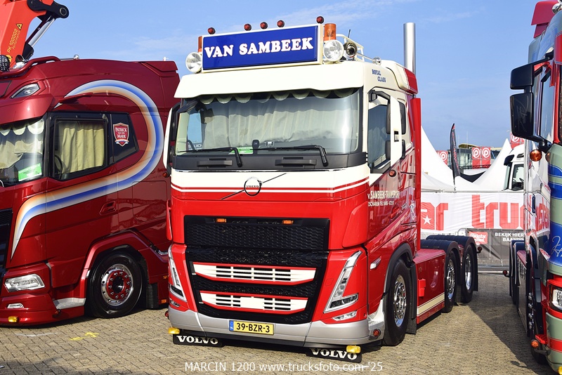 _DSC1269 VAN SAMBEEK-crop-VOLVO FH5.JPG