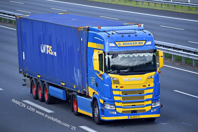 _DSC7982 G.DEKKER BV-crop-SCANIA S500.JPG