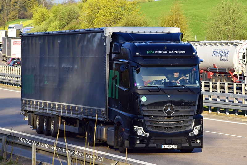 _DSC2611 MM CARGO EXPRESS-crop-ActrosL MP5.JPG