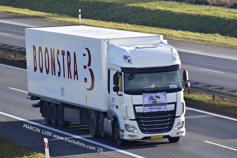 _DSC7909 POMOC HUMANITARNA-crop-DAF XF 106------.JPG