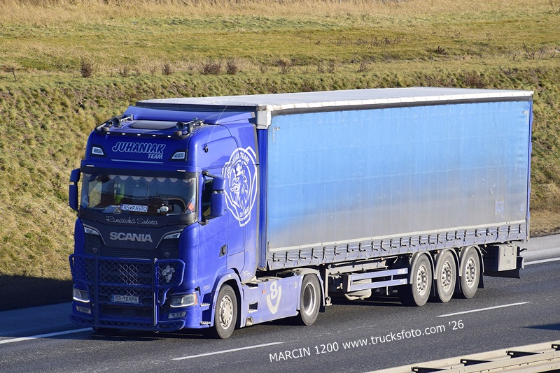 _DSC1161 JUHANIAK TEAM-crop-SCANIA S660 V8.JPG