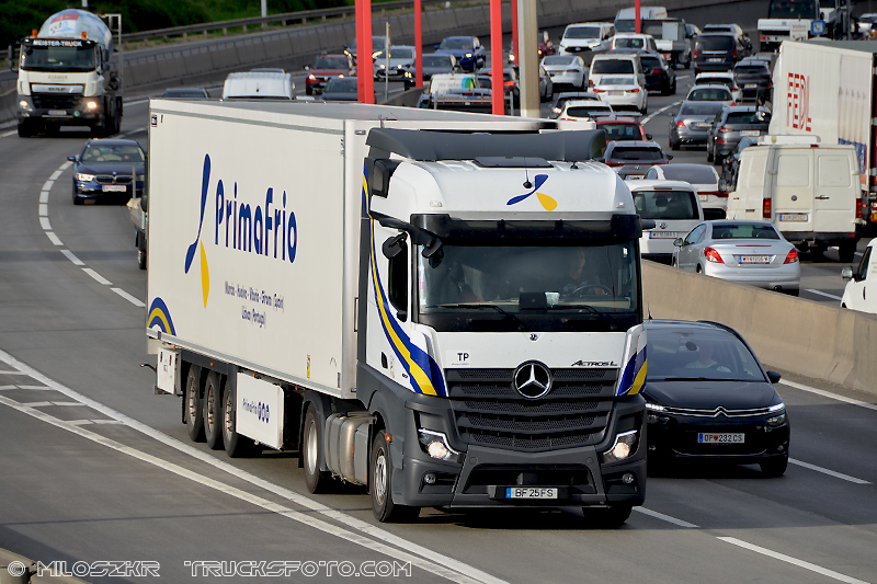 Actros MP4_Primafrio_5015.JPG