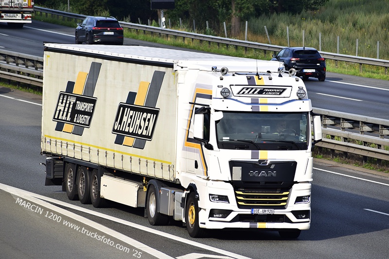 _DSC8412 HIT-J.HEUHSEN-crop-MAN TGX II.JPG