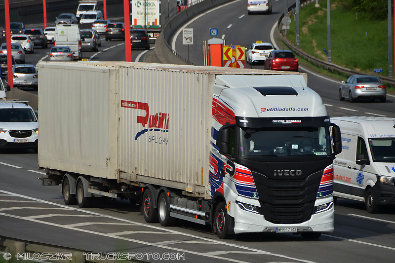Iveco S-way_Rutilli_4650.JPG