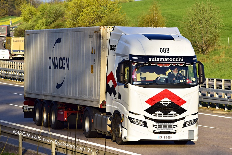 _DSC2597 AUTAMAROCCHI-crop-IVECO S-WAY.JPG