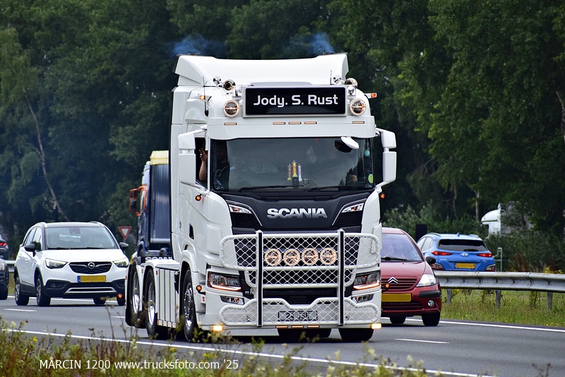 _DSC0825 JODY.S.RUST-crop-SCANIA R660 V8 NG.JPG