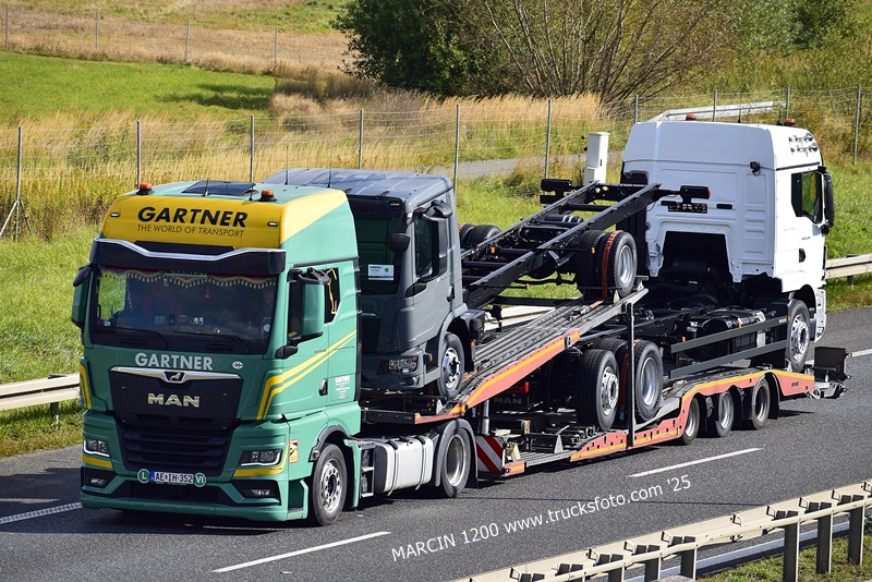 _DSC2278 GARTNER-crop-MAN TGX II.JPG