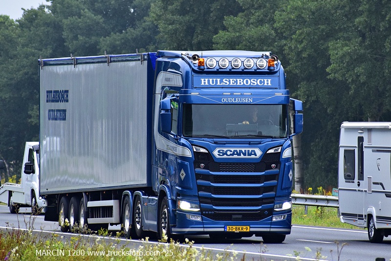 HULSEBOSCH-crop-SCANIA S520 V8.JPG