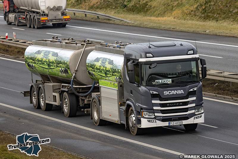 Scania 460G Super Mleczarek.jpg